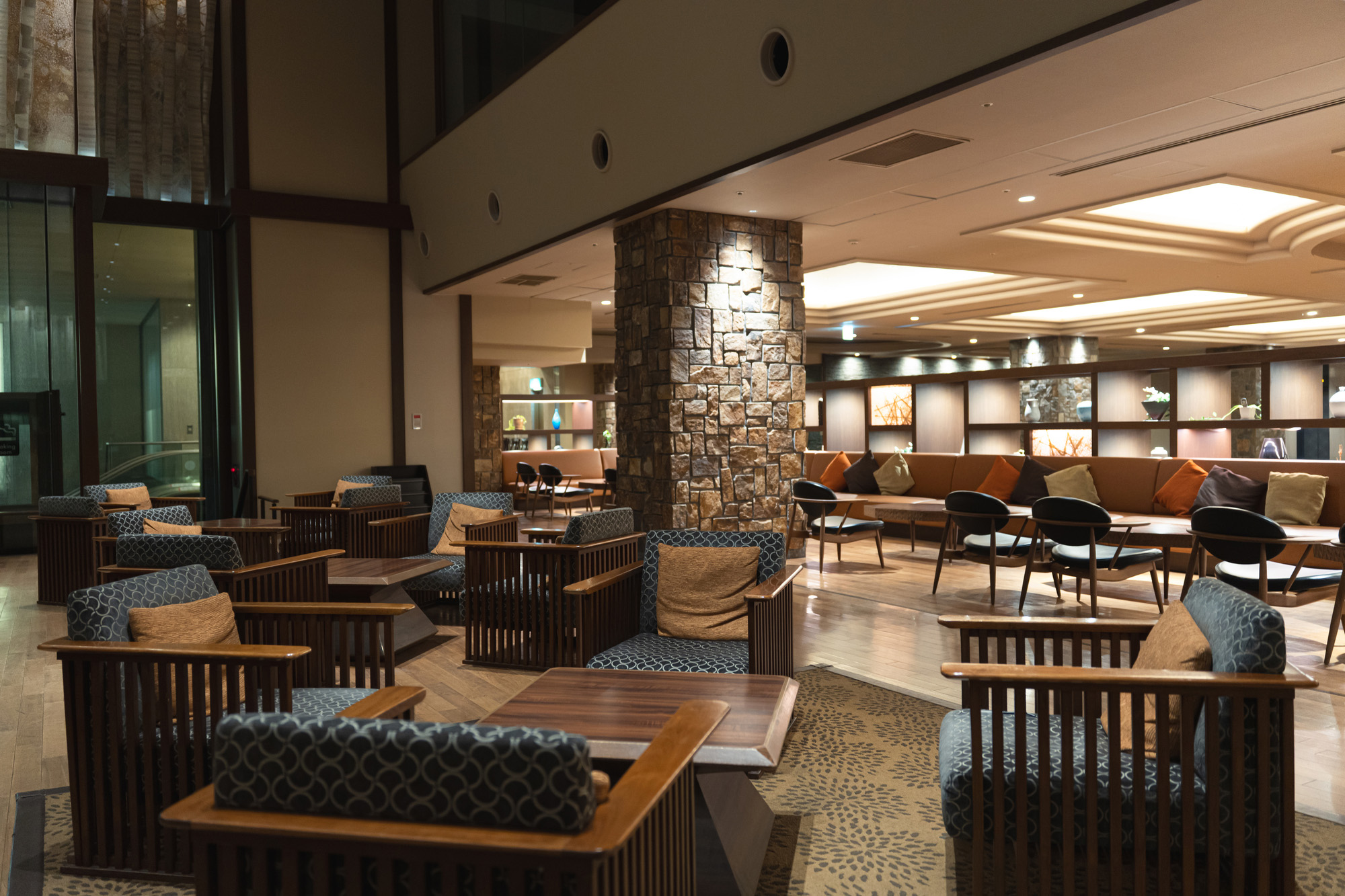 Midnight Cafe Slowly 落ち着いた空間